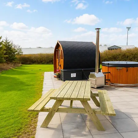 Pet Friendly In With Sauna Semesterbostad